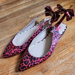 Betsey Johnson Pointed Pink and Black Leopard Print Bow Ballet Flat size 8.5